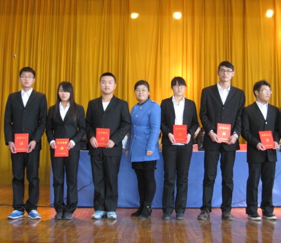 永利集团yl6809召开新华学院党委党校永利集团yl6809分党校第14期结业典礼