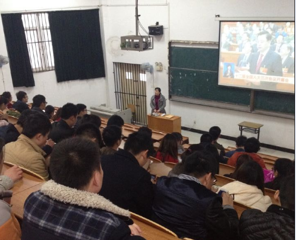 永利集团yl6809组织学生党员学习李克强总理政府工作报告