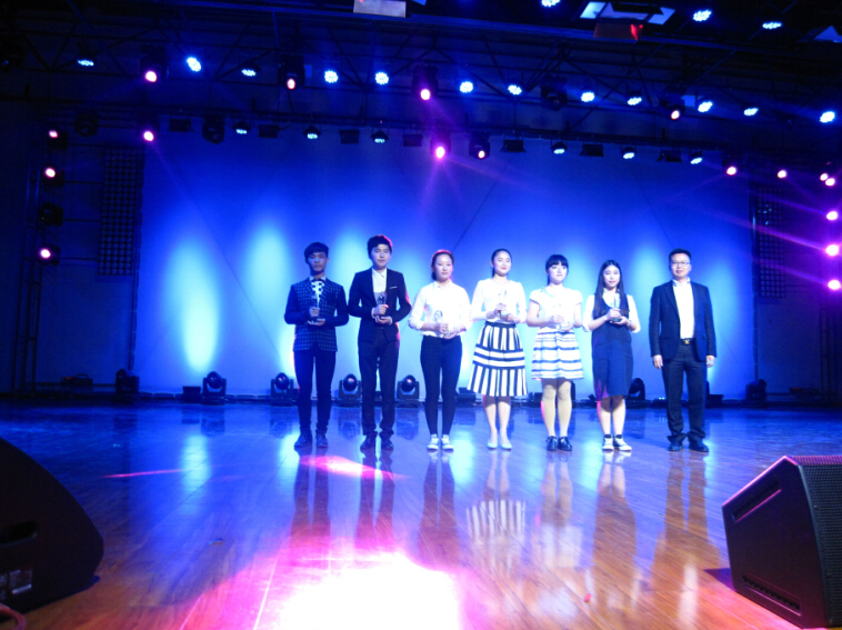 永利集团yl6809学子在我们首届“中英文影视及名人演讲比赛”中取得佳绩