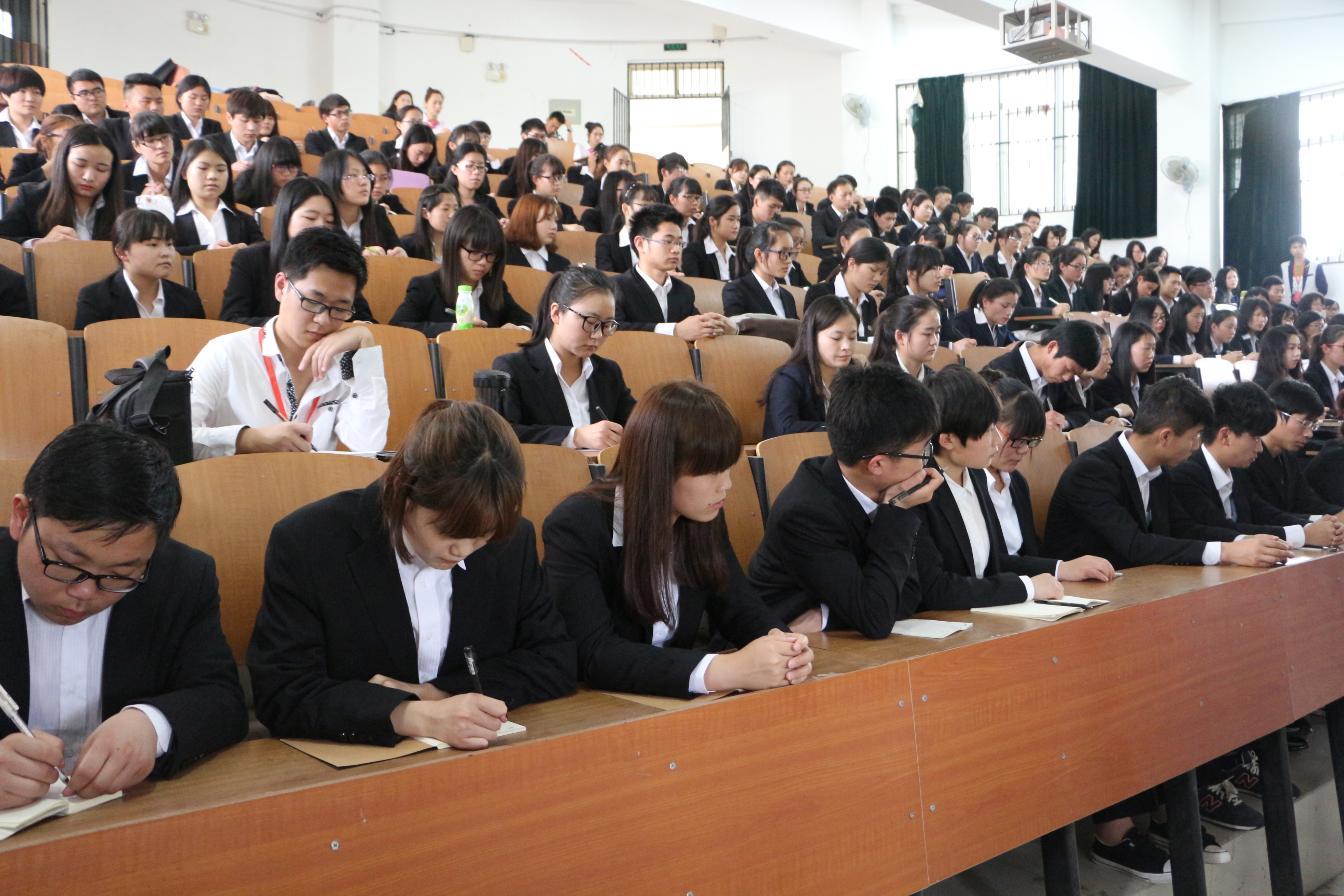永利集团yl6809分党校第十九期培训班开学典礼圆满结束