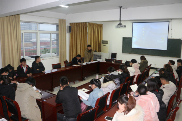 永利集团yl6809开展《yl6809永利官网学生骨干行为十项准则》专项学习会