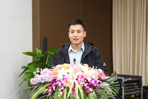 我们举办海尔管理能力提升培训班开班典礼暨“新商科产学研基地”揭牌仪式