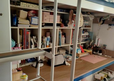 永利集团yl6809深入学生宿舍开展安全教育