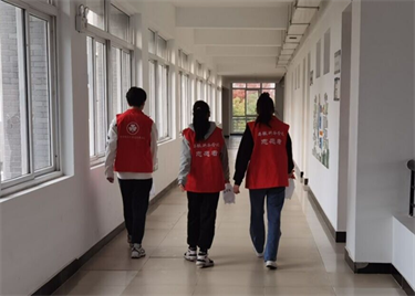 “我为师生办实事”永利集团yl6809组织开展教室消毒志愿活动