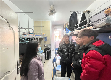 传递关怀，情暖人心—永利集团yl6809辅导员走进学生宿舍