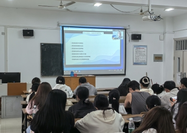 永利集团yl6809开展2024级电子商务专业导论课程双师同台活动