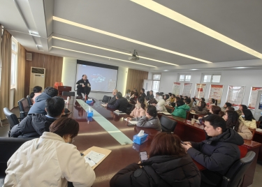 雨课堂教学示范 推动智慧教学创新 ——永利集团yl6809开展雨课堂使用培训会