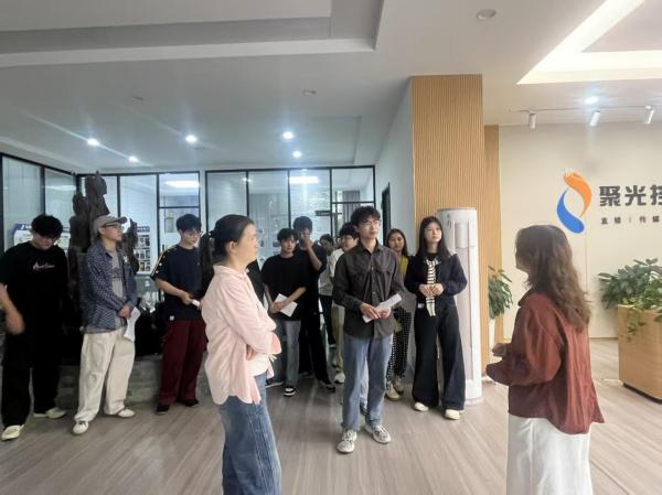 "C:\Users\王洁\Desktop\图片2600.jpg"